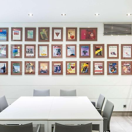 Hotel Ibis Styles Madrid Prado Esterno foto