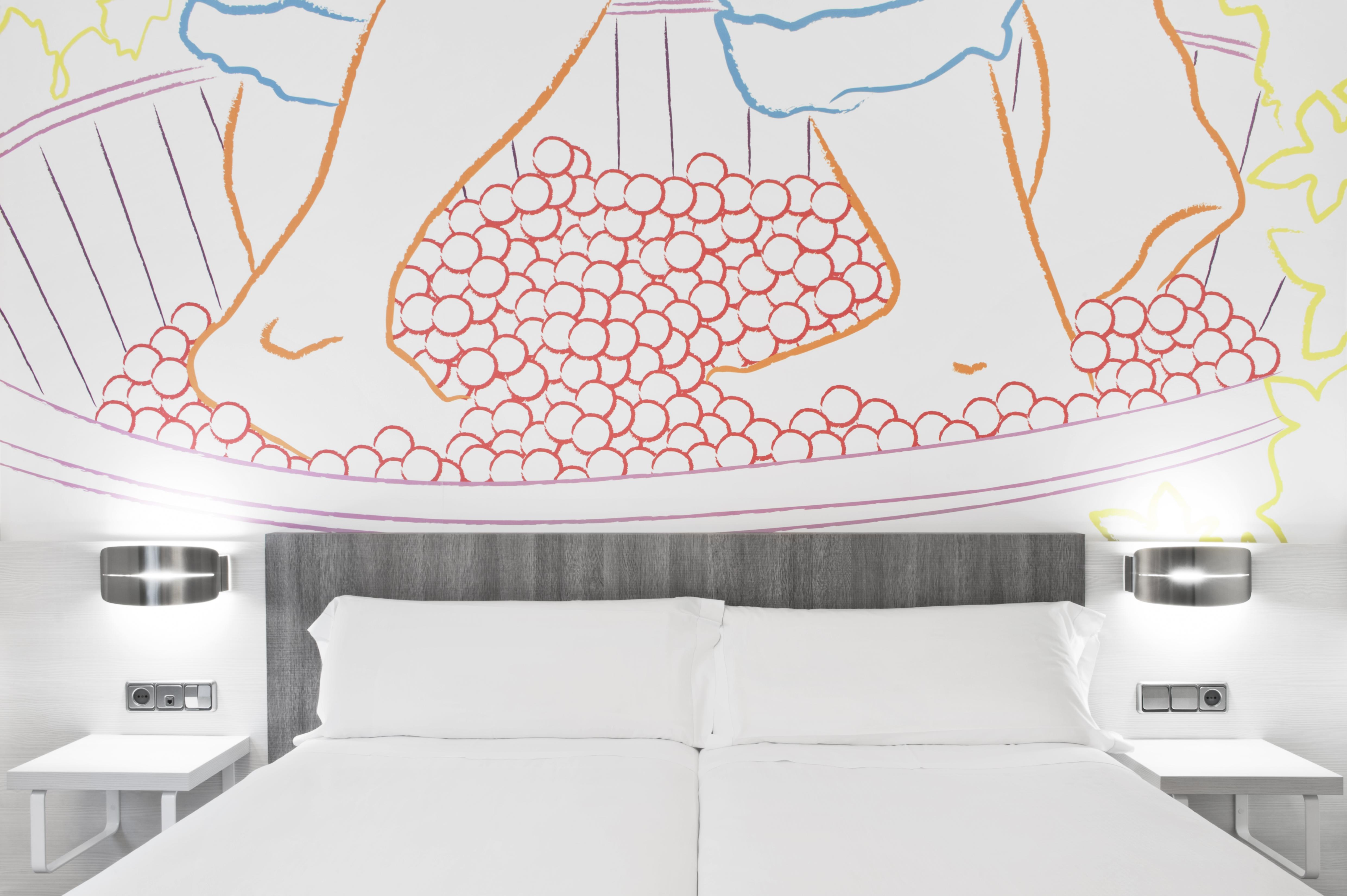 Hotel Ibis Styles Madrid Prado Esterno foto