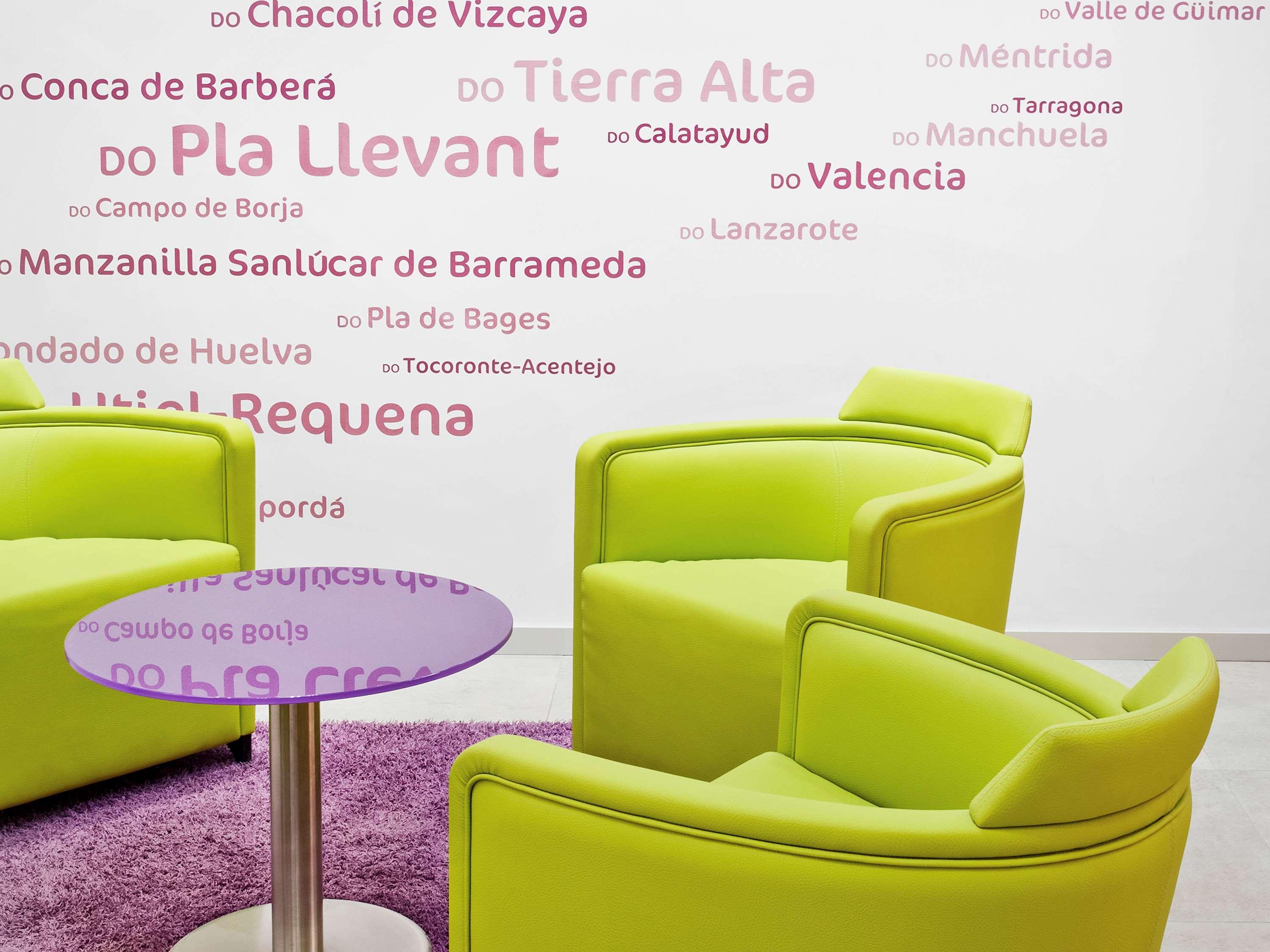 Hotel Ibis Styles Madrid Prado Esterno foto