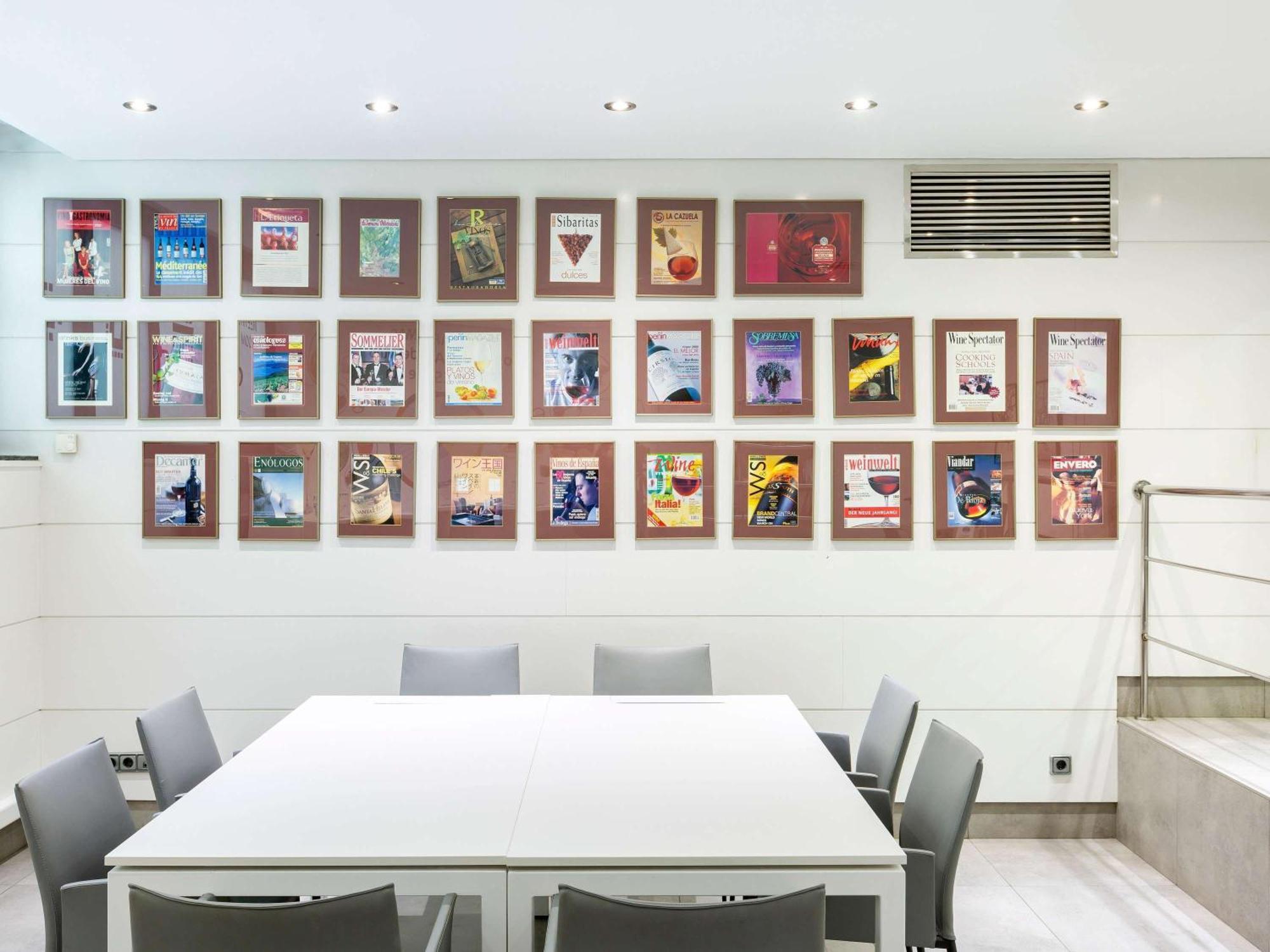 Hotel Ibis Styles Madrid Prado Esterno foto