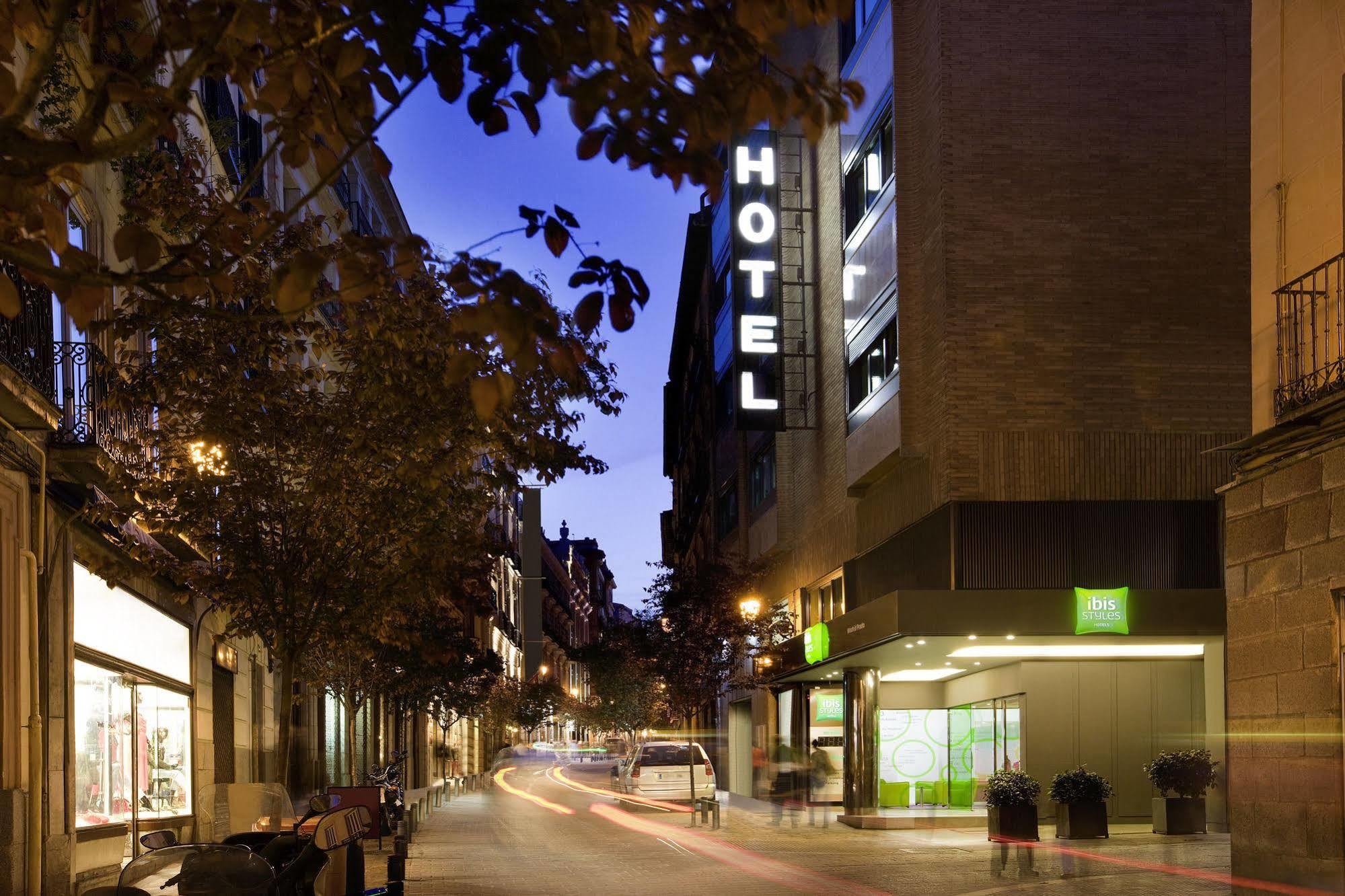 Hotel Ibis Styles Madrid Prado Esterno foto